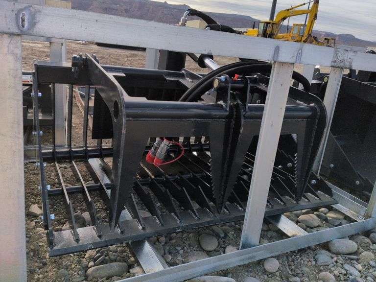 Mini Skid Steer Grapple Bucket image