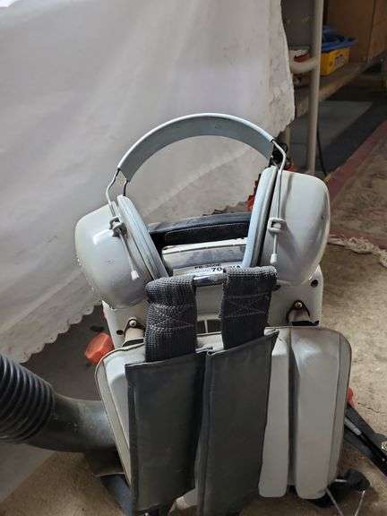 Echo gas powered backpack blower & craftsman gas blower/ ear protection
