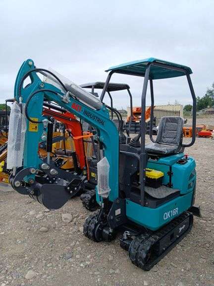AGT Industrial QK16R Excavator - New image