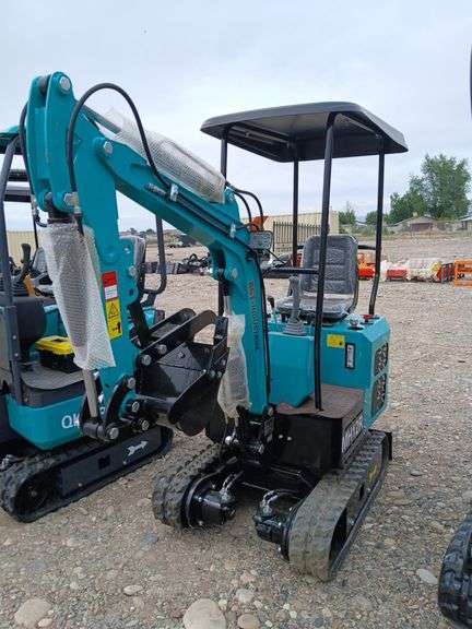 AGT Industrial MH12R Mini Excavator image