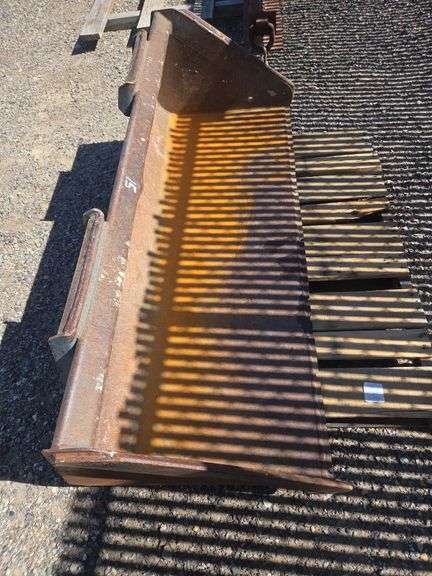 5' Skidsteer Bucket