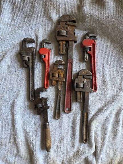 7 Pipe Wrenches Various Sizes