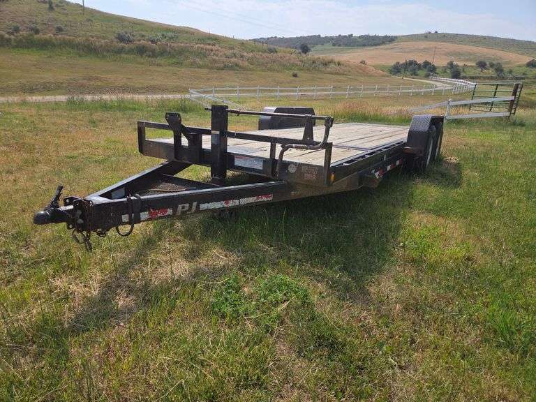 PJ 21’ duel axel tilt trailer