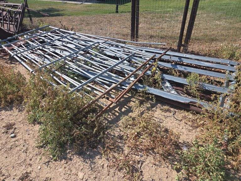 Panel Pile image