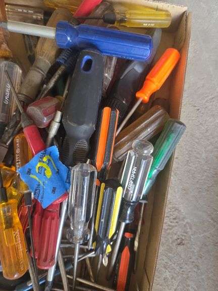 Large Lot of Screwdrivers