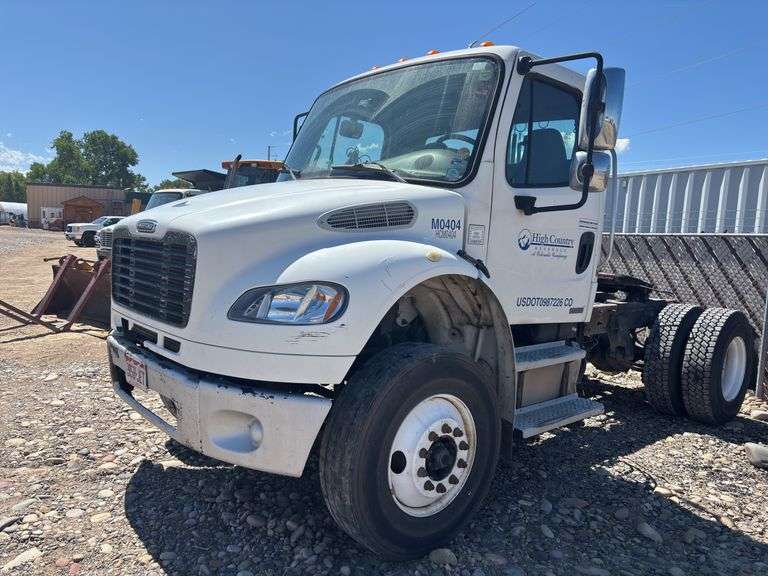 2003 Freightliner, 289, 278 miles. Vin# 1FUBCYAK24HM19353