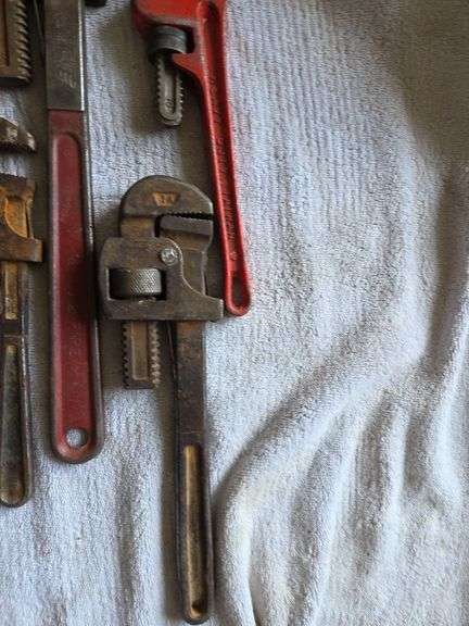 7 Pipe Wrenches Various Sizes