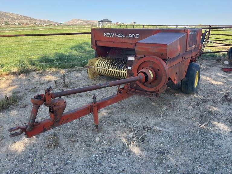 New Holland Hayliner 315 Baler. Non Working, Dog Plate Needs Welded image