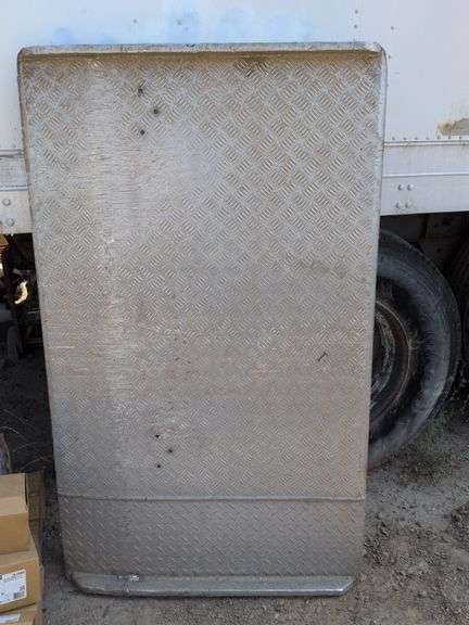 Aluminum tommy gate ramp image
