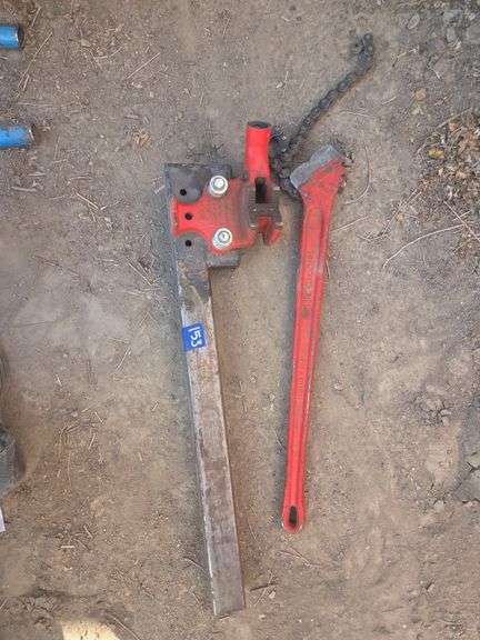 Ridgid Pipe Vise l for 3" Pipe & Fitting & Incomplete Ridgid Vise image