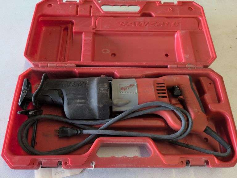 Milwaukee heavy duty sawzall image