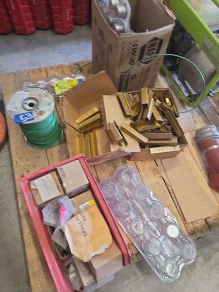 Misc Garage Lot Staples, Processed Wire & Welding Material image
