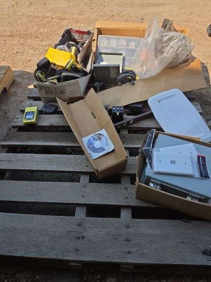 Pallet w/ Scientific Industrial m40 Multi Gas Monitors, Wall Plates, Etc image