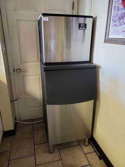 Commercial Ice Machine image