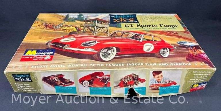 Monogram Jaguar XKE GT Sports 1964年製 Monogram Jaguar XK-e GT Sports Coupe Plastic Model Kit, with