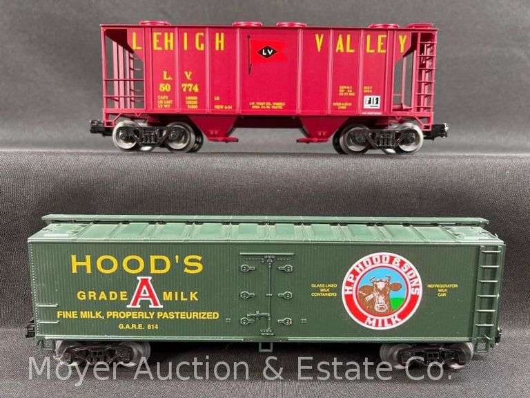 (2) Weaver Box Cars, with Boxes image