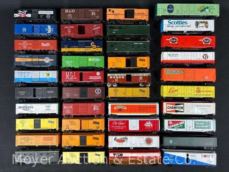 (40) HO Scale Boxcars image
