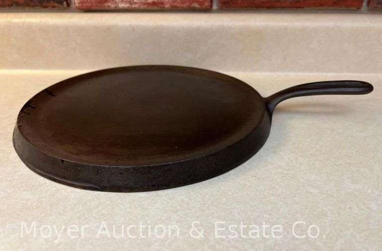Wagner Ware -O- Cast Iron Griddle, Pattern 1109, 11"w image