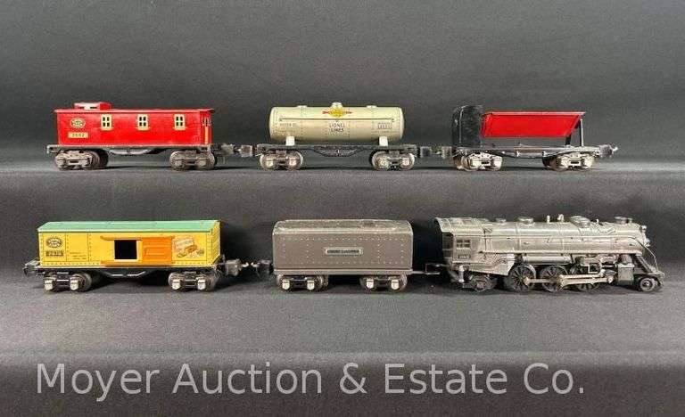 Lionel 1666E Locomotive with Tender and 4 Freight Cars