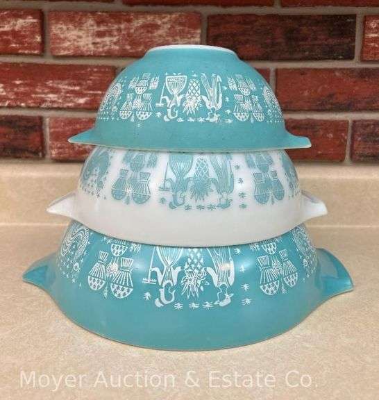 (3) Pyrex Amish Butterprint Cinderella Mixing Bowls, No. 442-444 image