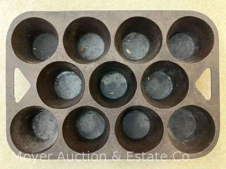 No. 2 Cast Iron Muffin Pan, Unmarked, Made in USA, 10"x7" image