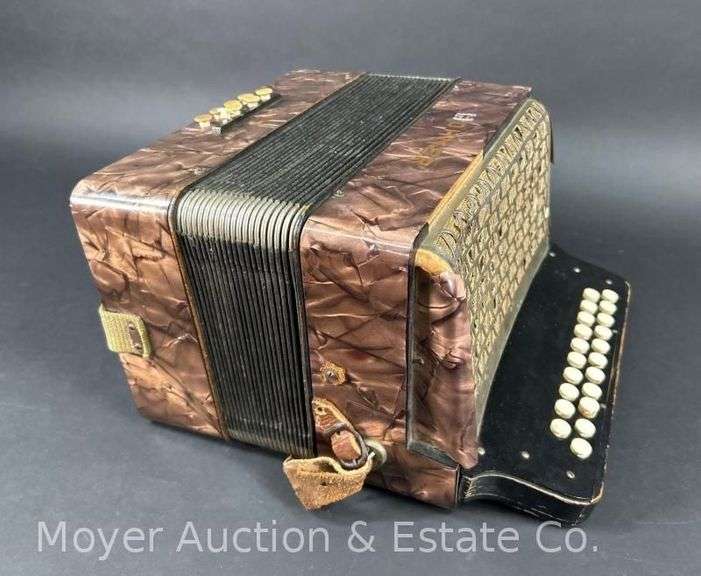 Hohner Accordion image
