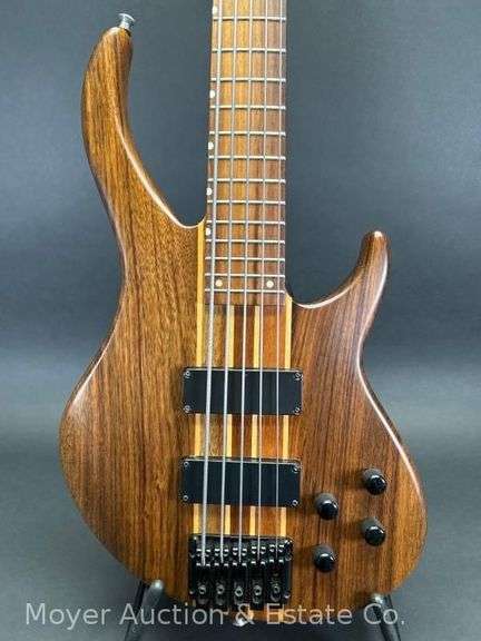 Peavey Grind 5-String Electric Bass Guitar, with Gator Hard Case and Accessories image