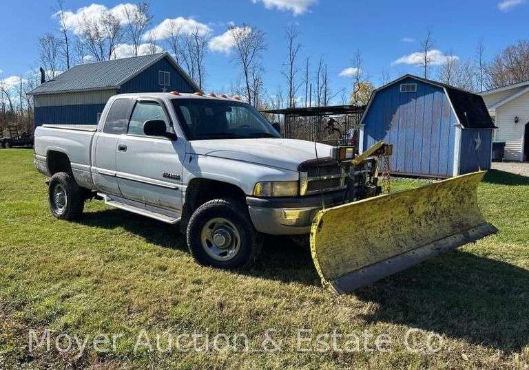 2001 Dodge Ram 2500 Pickup Plow Truck, Cummins Engine and Plow, 133,860 Miles image