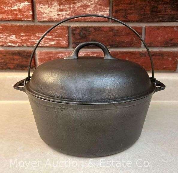 Piqua Ware Favorite No. 8 Cast Iron Dutch Oven, with Lid, 10.25"w image