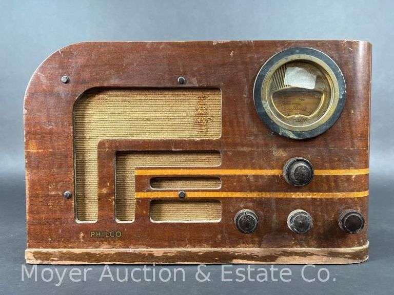 Antique Philco 38-9 Tube Radio image