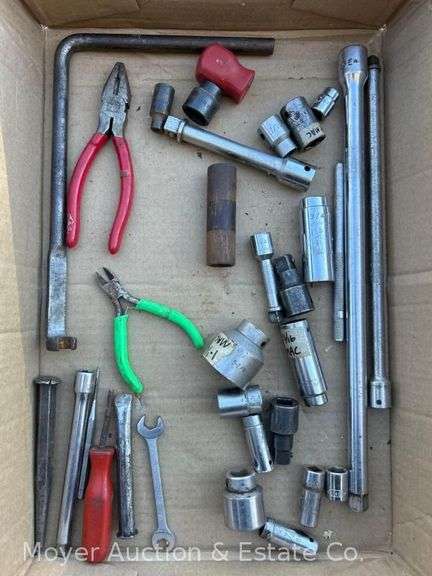 Group of MAC Tools Sockets, Extensions, Pliers, Etc. image