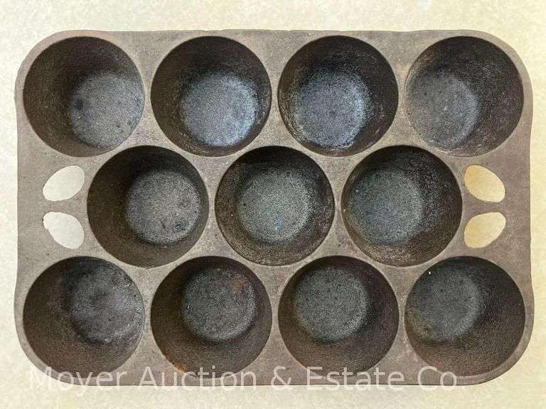 Wagner Ware Cast Iron Muffin Pan, Made in USA, 11.25"x7.75" image