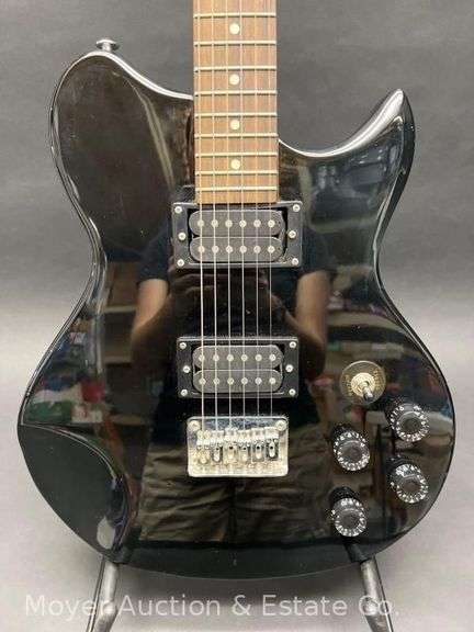 Lyon by Washburn Electric Guitar, Model LI15 , with Fender Soft Case image