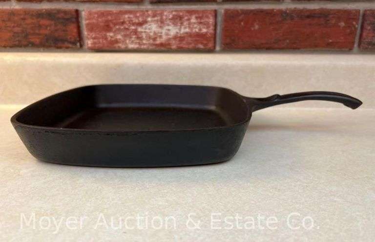 Wagner Ware -O- Cast Iron Square Griddle, Pattern 1218, 9.75"w image