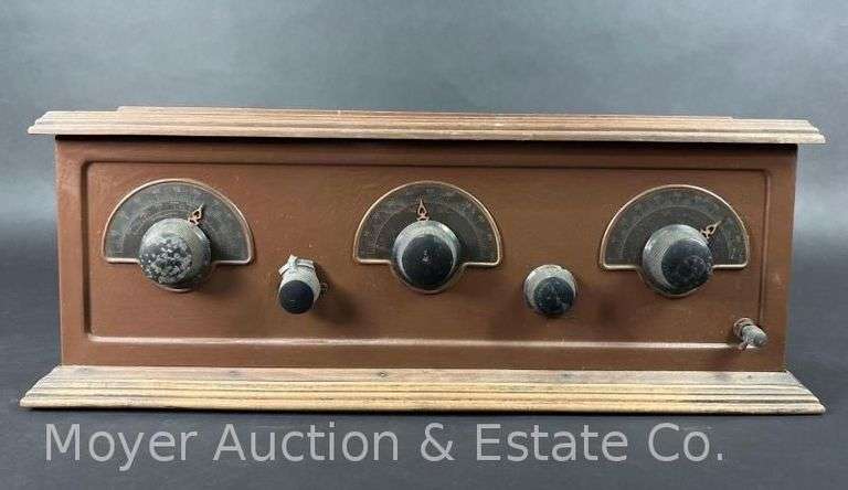 Antique Stewart Warner Model 300 Tube Radio image