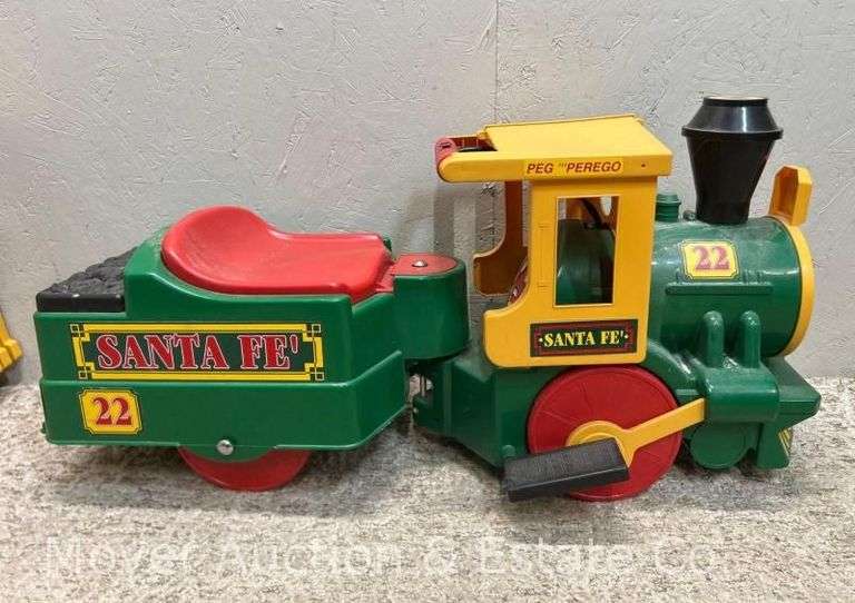 Peg-Perego Santa Fe Ride on Train, with Track image