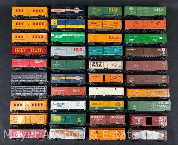 (40) HO Scale Boxcars image