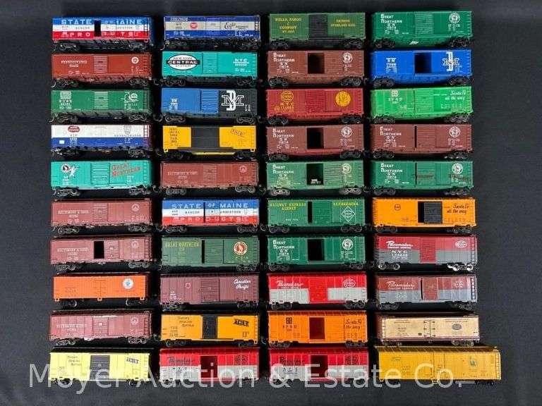 (40) HO Scale Boxcars image