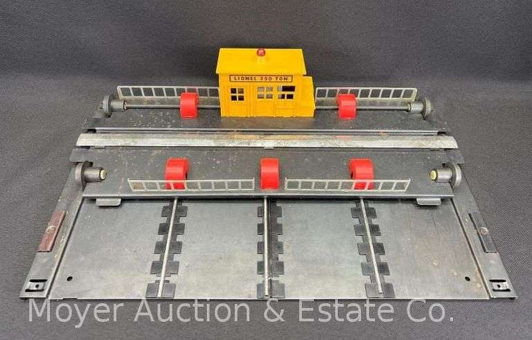 Lionel No. 350 Engine Transfer Table, with Original Box image