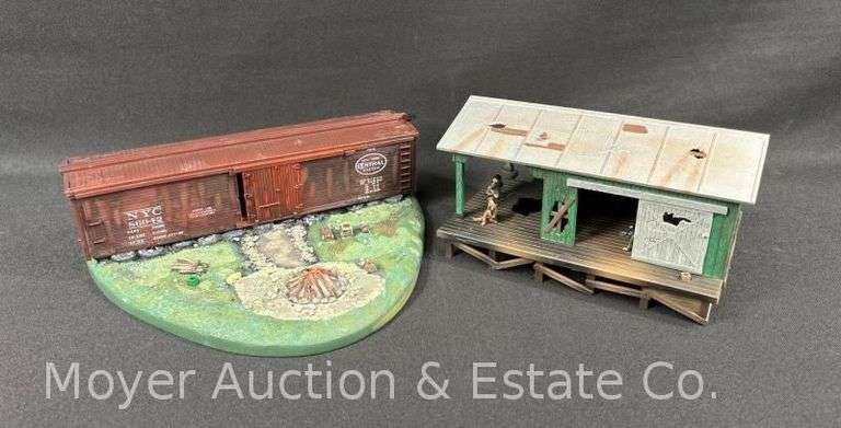 Lionel Hobo Hotel No. 24149 and Hobo Depot No. 34191, with Original Boxes image