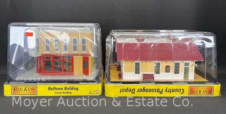 RailKing Country Passenger Station and Corner Building, with Original Packaging image