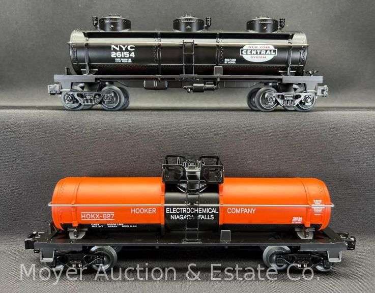 (2) Lionel Tank Cars, No. 26154 and 26194, with Original Boxes image
