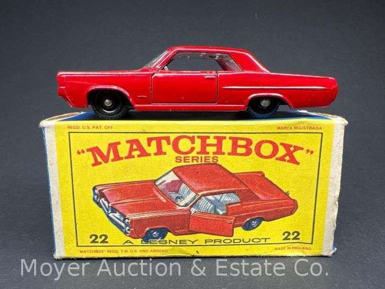 Lesney Matchbox No. 22 Pontiac Coupe, with Box image
