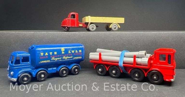 Lesney Matchbox No. 10 Scammell Mechanical Horse, Foden Sugar Container and Leyland Pipe Truck image