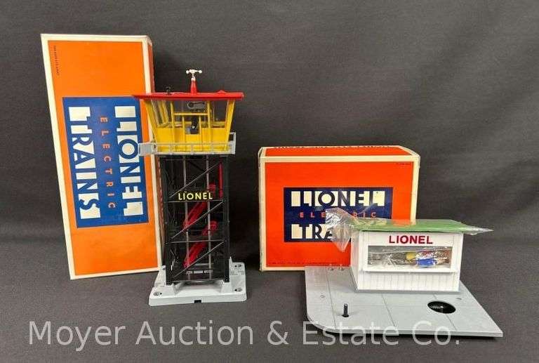 Lionel No. 2318 Operating Control Tower and No. 12719 Animated Refreshment Stand image