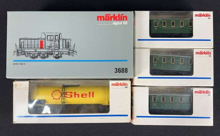 Marklin HO Scale No. 3688 Switcher, (3) Passenger Cars and Tank Car, with Original Boxes image