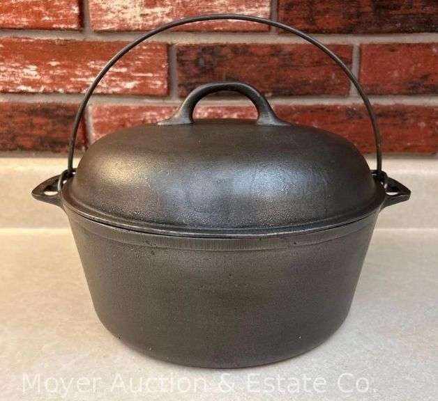 Piqua Ware Favorite No. 8 Cast Iron Dutch Oven, with Lid, 10.25"w image