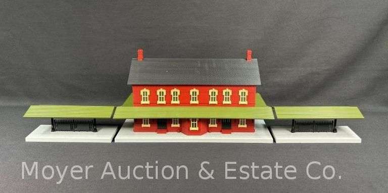 RailKing Passenger Station with Dual Platforms, with Original Box image