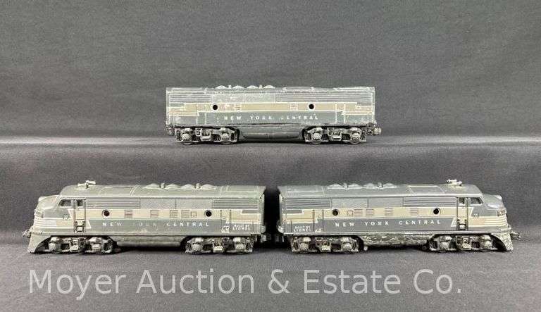Lionel New York Central ABA Diesel Locomotive Set, No. 2333/2344, with Boxes image