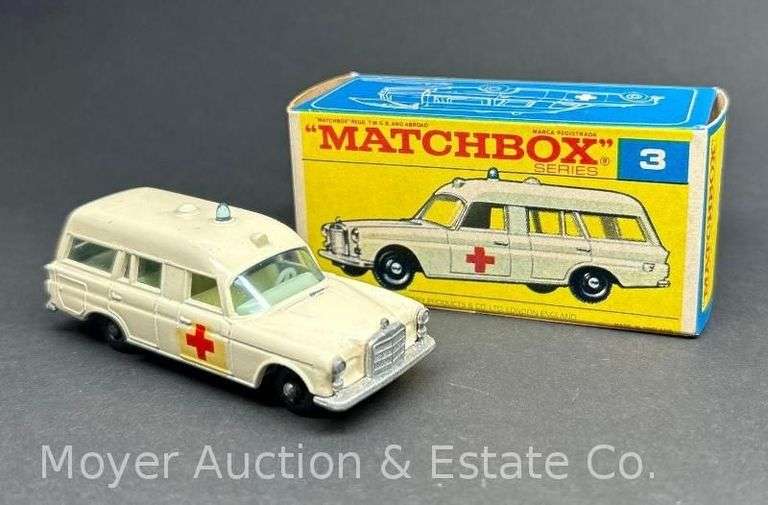 Lesney Matchbox No. 3 Mercedes Benz Binz Ambulance, with Box image